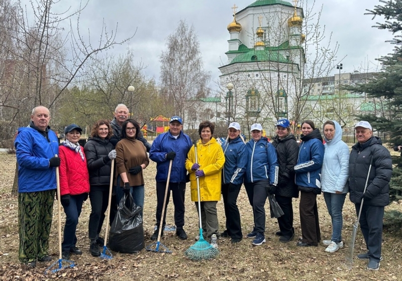 Тюменские депутаты провели субботник
