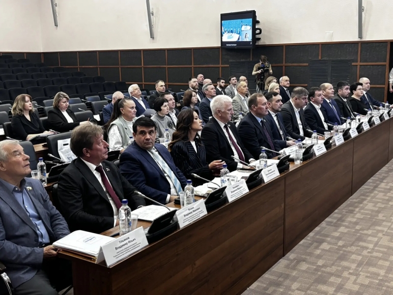 Заседание комитета Тюменской облдумы по государственному строительству
