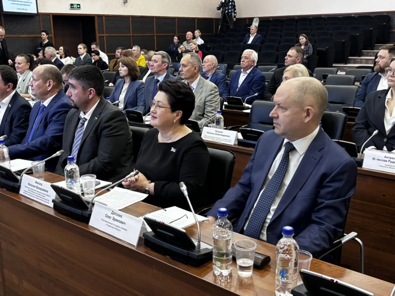 Заседание комитета Тюменской облдумы по государственному строительству