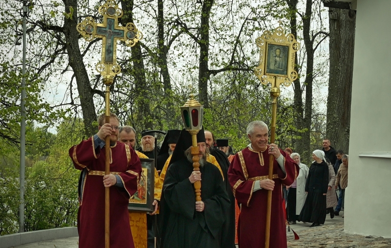 Эти шествия как форма проповеди, благовествования, а также молитва