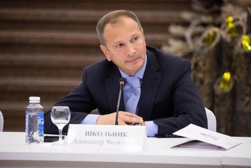 Александр Школьник