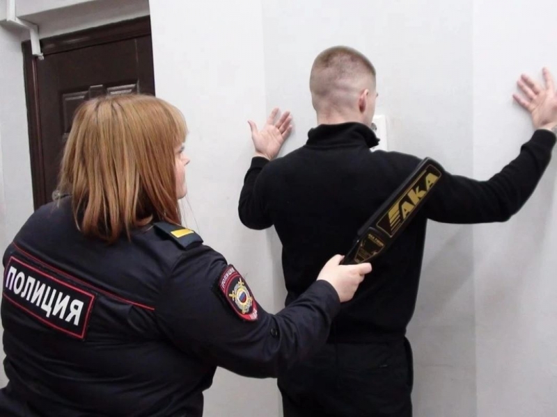 Обыск задержанного