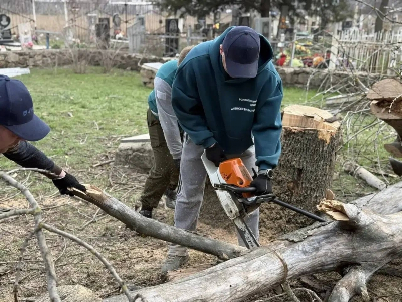 Алексей Вихарев и его волонтеры выезжают в подшефное Тельманово уже не в первый раз
