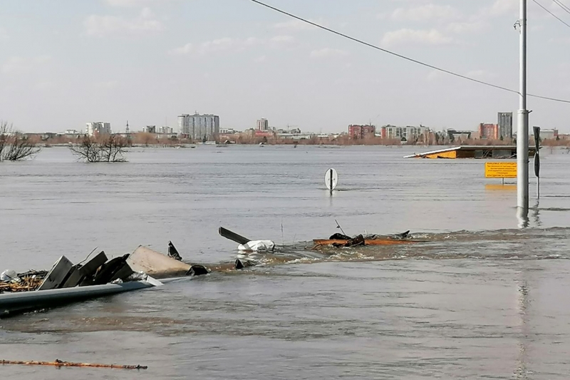 Разлившаяся вода отрезает населенные пункты от «большой земли»