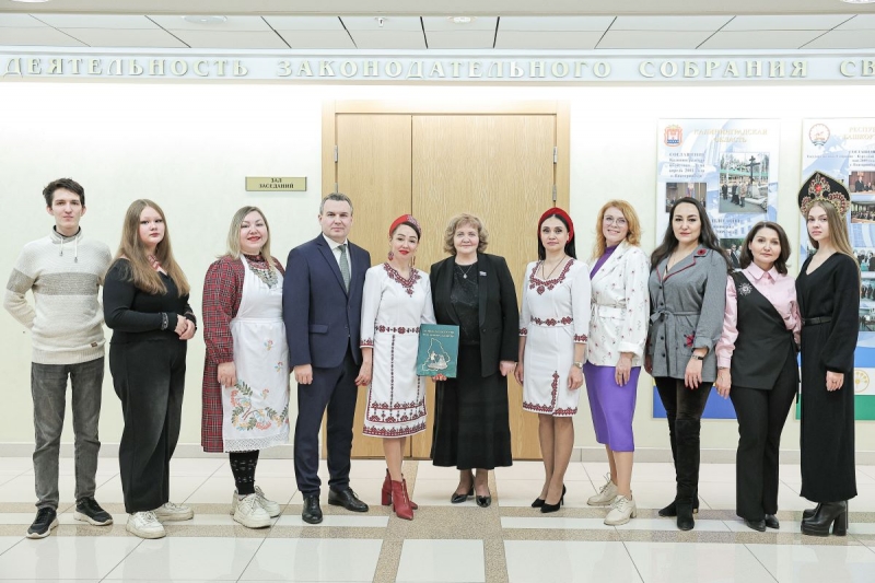 Представители Ассоциации финно-угорских народов РФ посетили свердловское заксобрание
