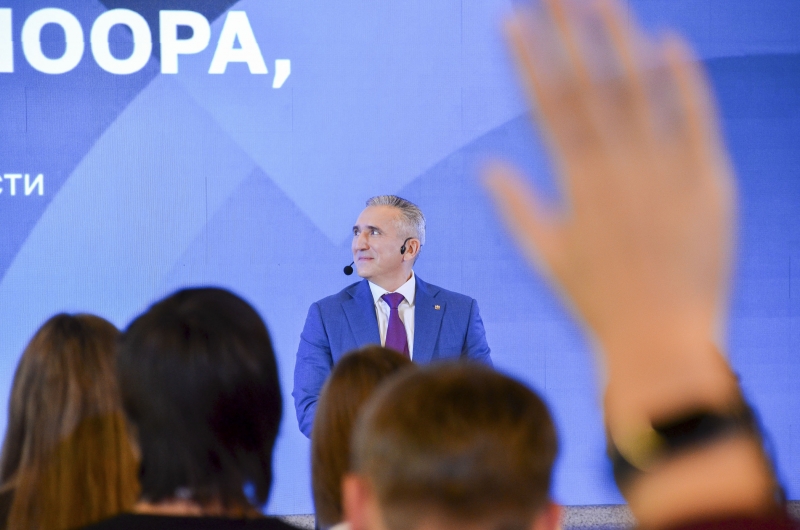 Александр Моор