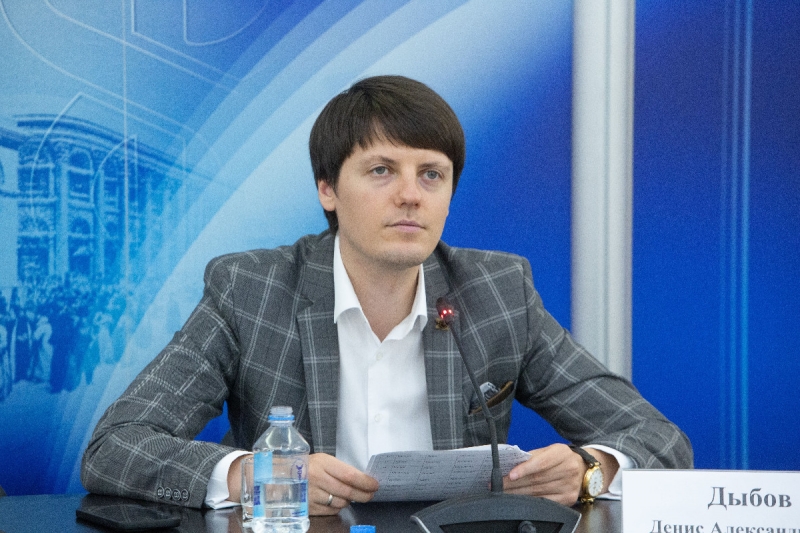 Денис Дыбов