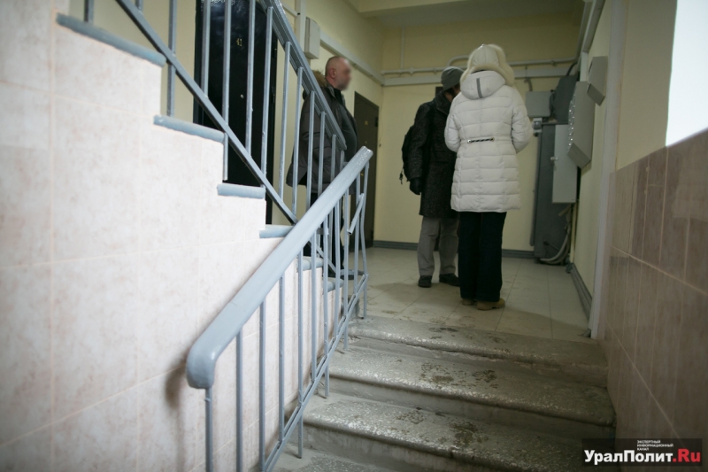 Эксперт рассказал, как законно бороться с соседями, оставляющими мусор в подъезде