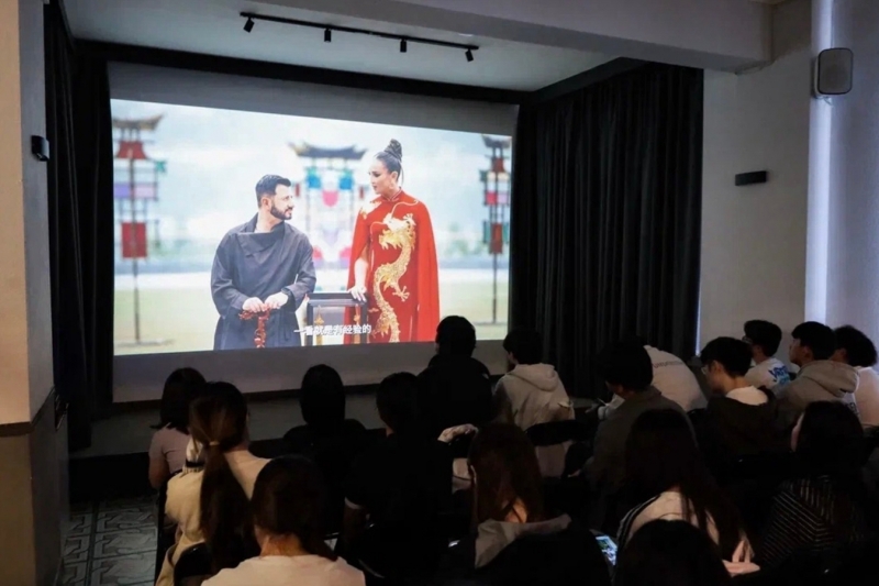 60 студентов из Китая первыми увидели премьеру