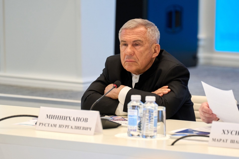 Рустам Минниханов