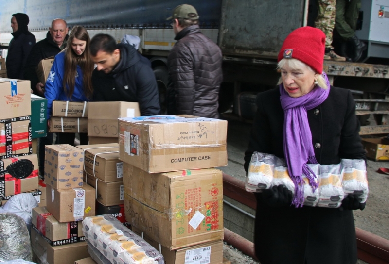 В формировании шестой партии гуманитарного груза приняли участие депутаты Думы города Владивостока