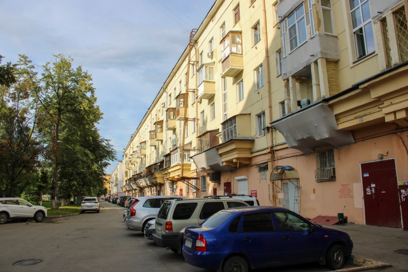 Парковка во дворе