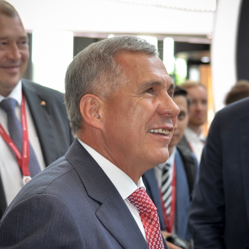 Рустам Минниханов