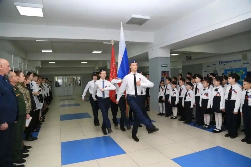Школьники
