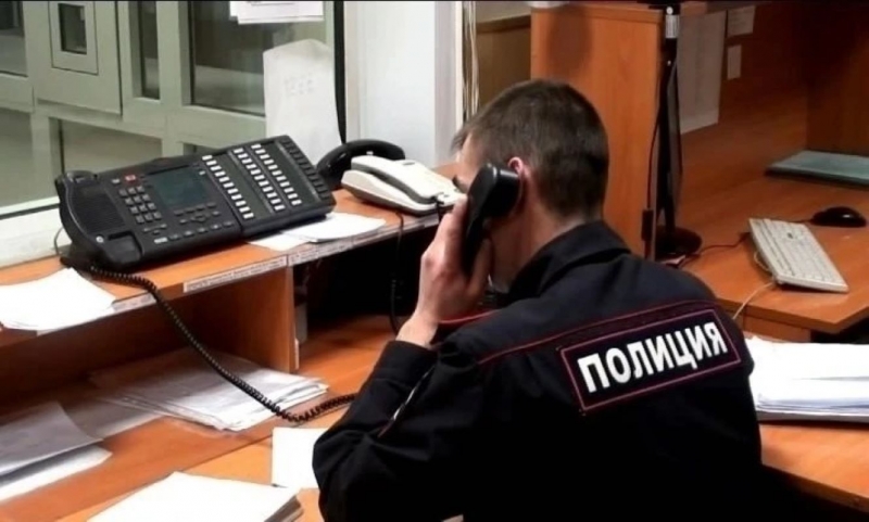 На приём можно предварительно записаться по телефону