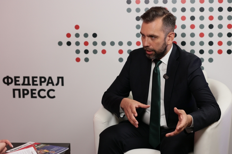 Михаил Васильев