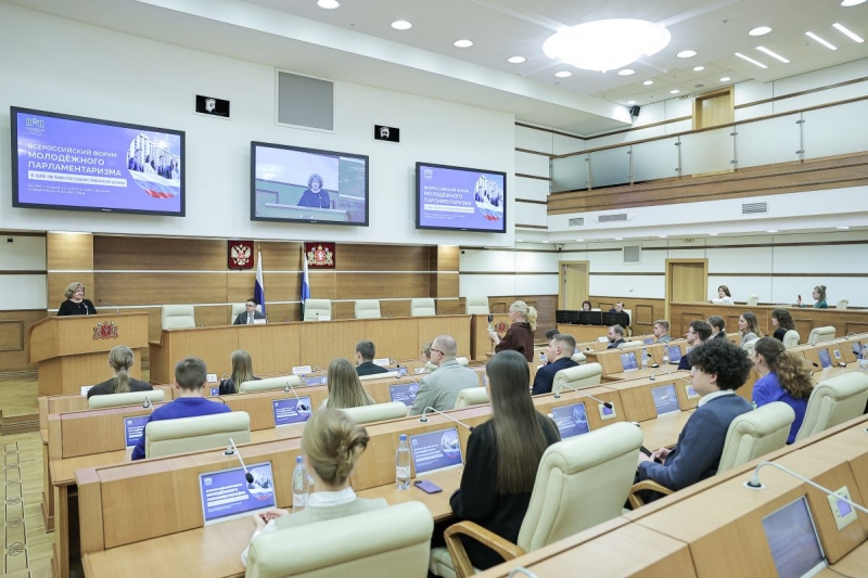 Начинающие политики активно задавали вопросы  спикеру