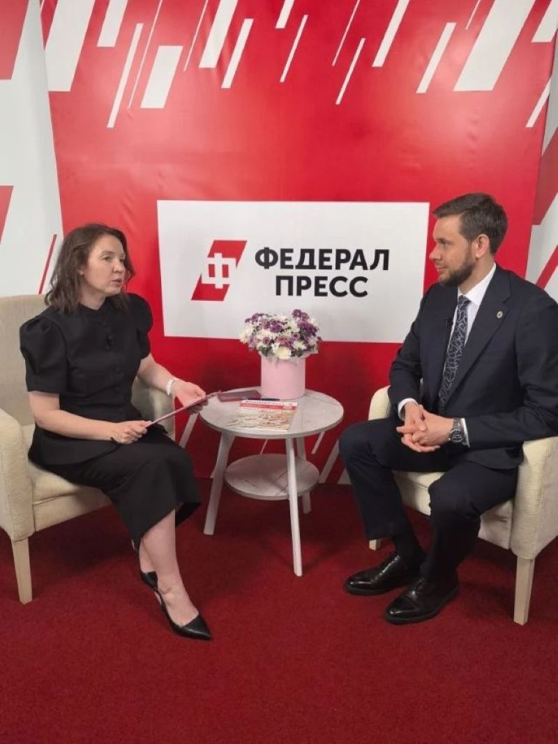 Интерес Китая к инвестициям в России возрастает, отметил Артур Леер