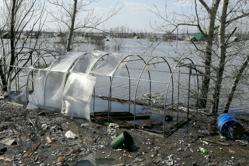 По данным МЧС, вода затопила 4 частных подворья