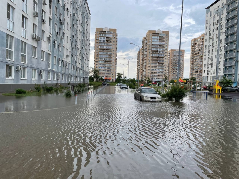Бездействие УК жильцы наблюдают уже три года