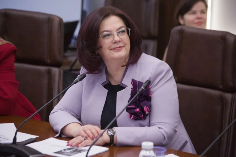 Елена Дыбова