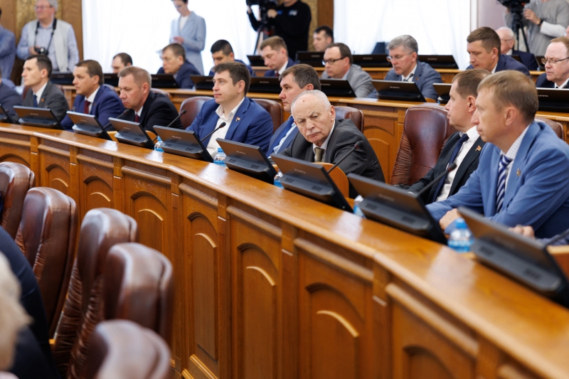 Депутаты