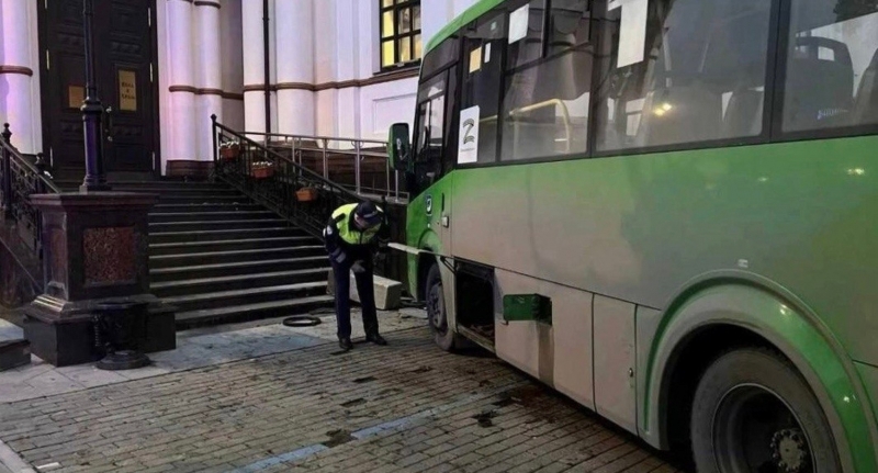 автобус после ДТП