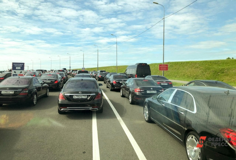 На пробки на фоне появления бензина начали жаловаться краснодарцы