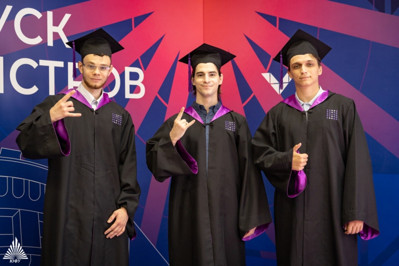 В ЮФУ состоялся первый выпуск Передовой инженерной школы