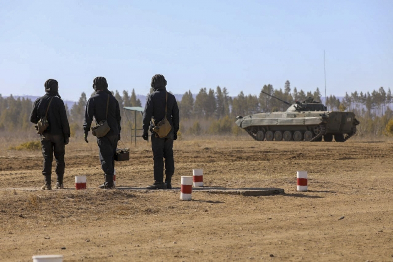 военные