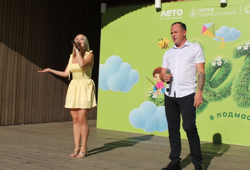 Всего за время концерта на сцену парка имени Островского вышли 15 артистов