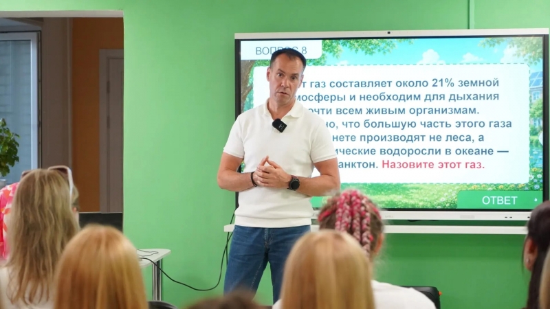 Нужно сделать библиотеки культурным пространством, отметил Сергей Жестянников