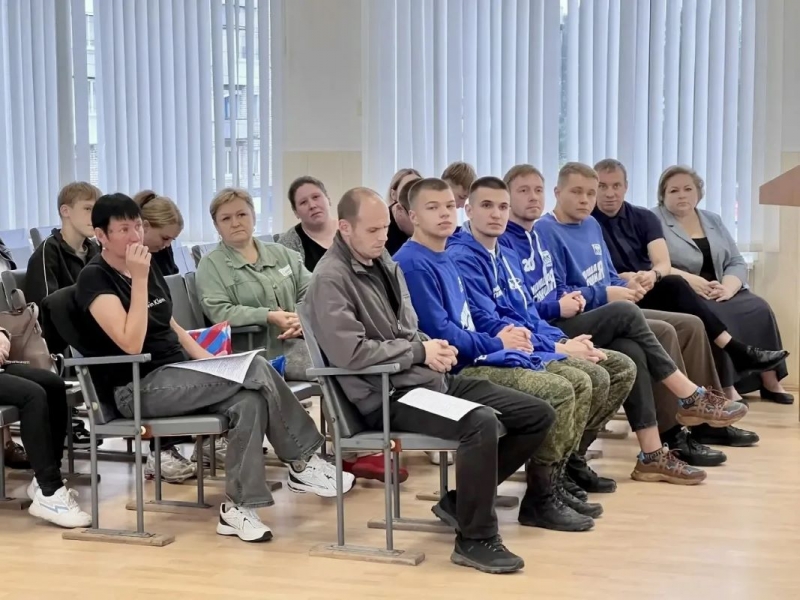 Волонтеры продолжают помогать пострадавшим