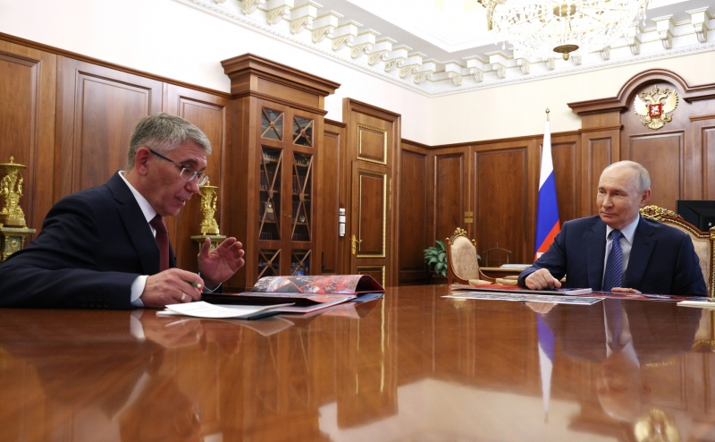 Владимир Путин и Дмитрий Миляев