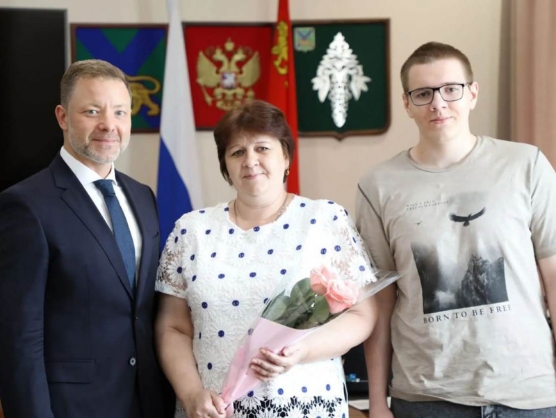 Антон Волошко поздравил выпусника