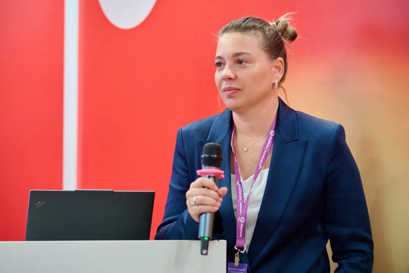 Елена Позолотина