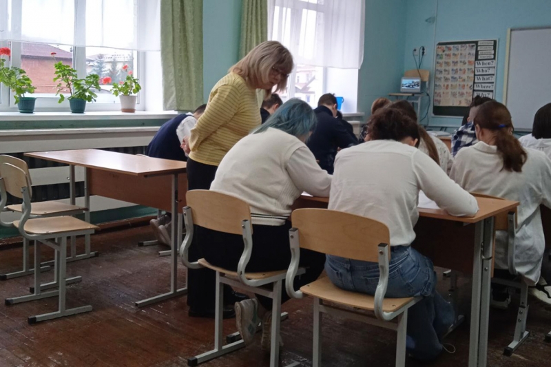 школьники