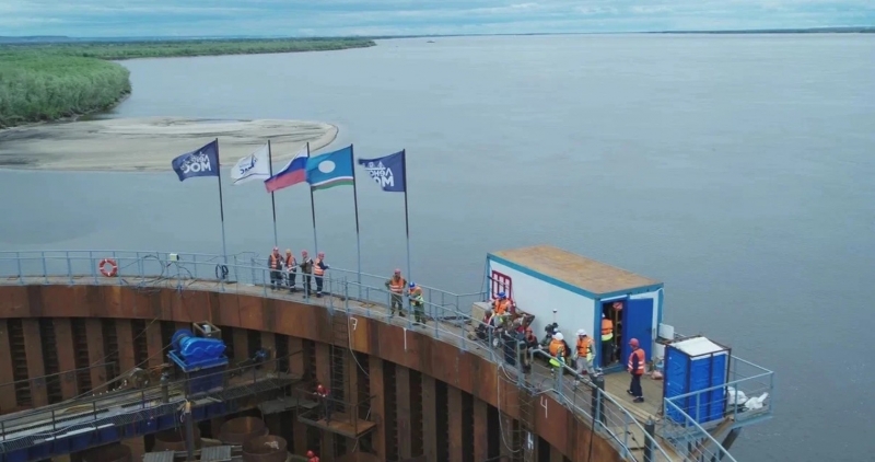 Строительство моста через Лену