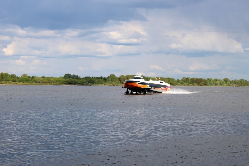 Река