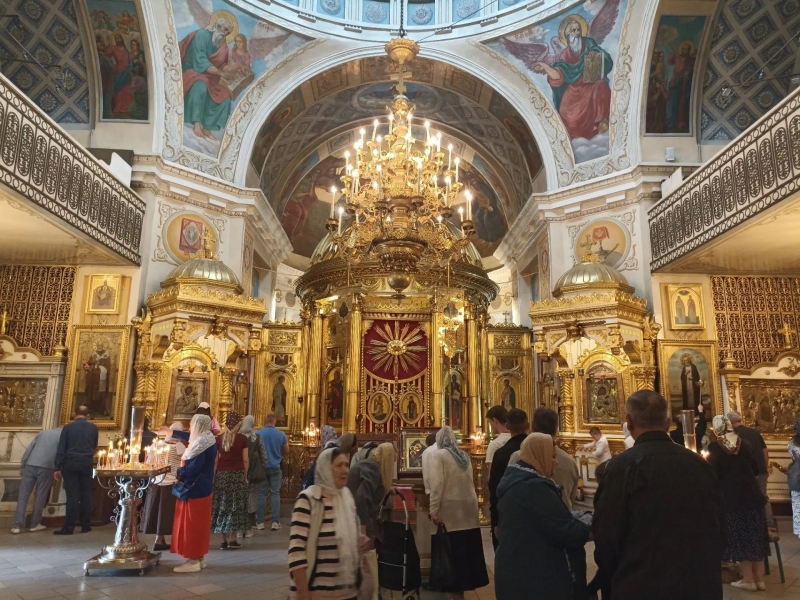 храм