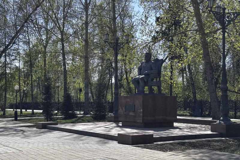 памятник Андрею Текутьеву