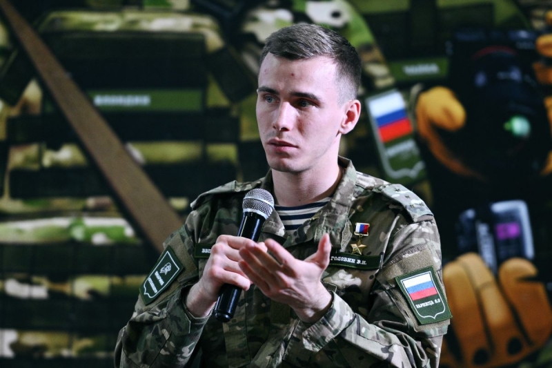 Владислав Головин