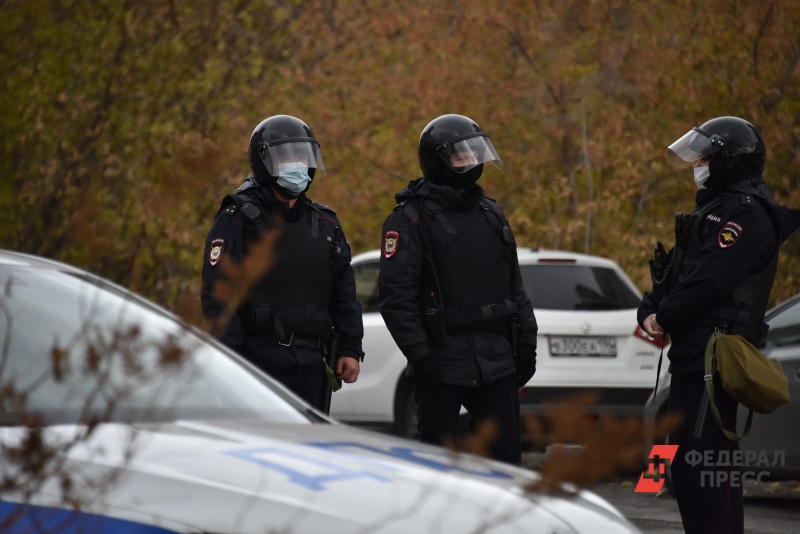 Полицейские в рейде