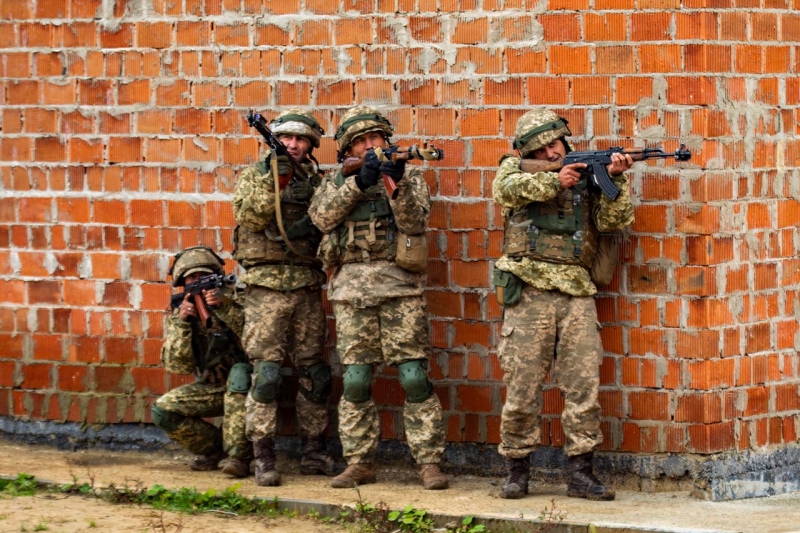 Военные