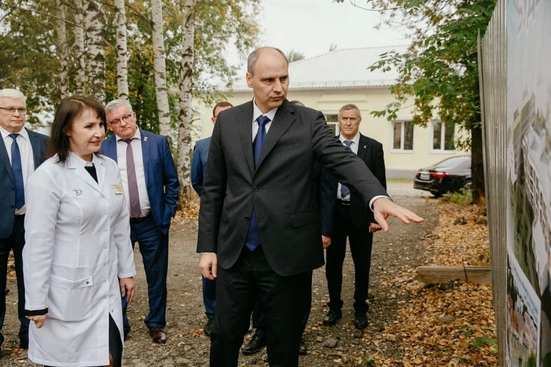 Денис Паслер дал старт стройке медкомплекса в Верхней Салде
