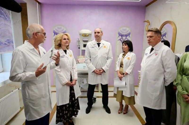 Денис Паслер на открытии медучреждения