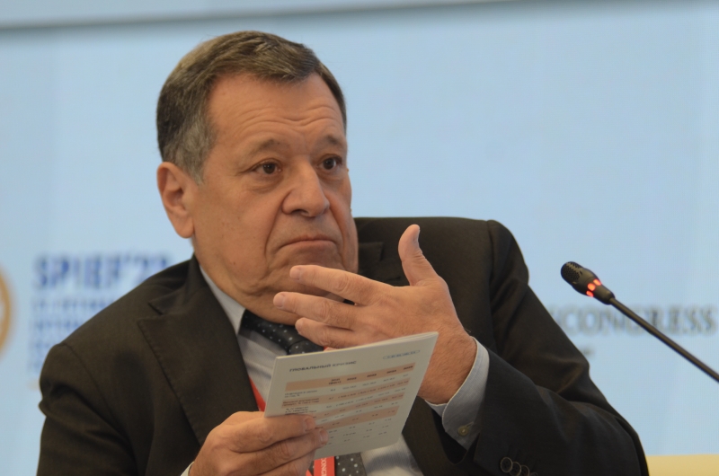 Андрей Макаров