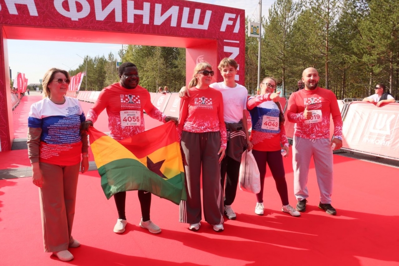 Всего на старт вышло 76 представителей 44 национальностей