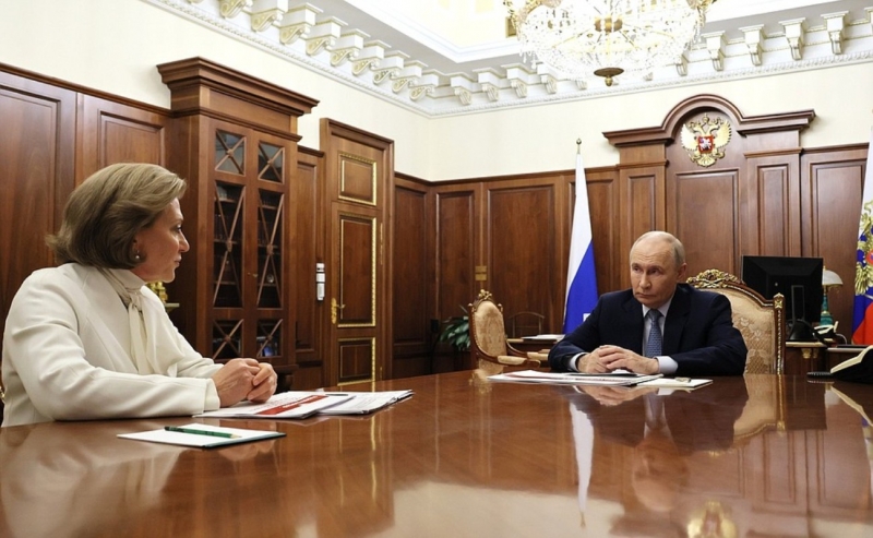 Путин и Попова