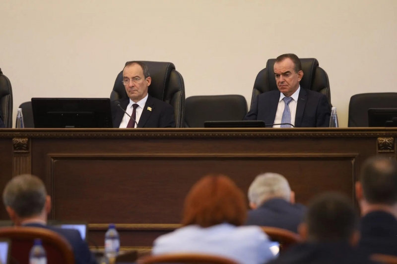 Рассказал о первом заседании спикер парламента Кубани Бурлачко